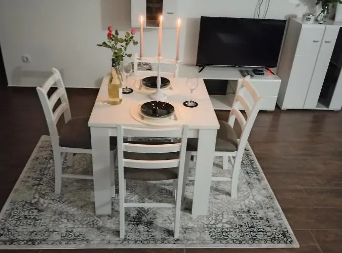 007 Διαμέρισμα *